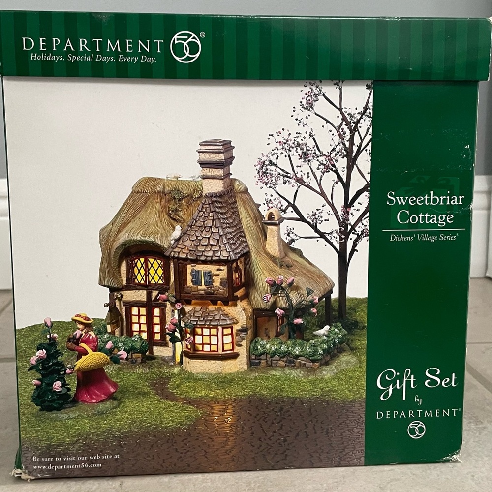 Department 56 Sweetbriar Cottage 
Dickens’ Village Series ( 2 pieces )